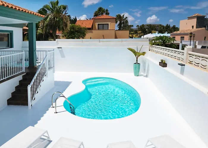 فيلة Veaco With Jacuzzi And Private Pool كوراليهو